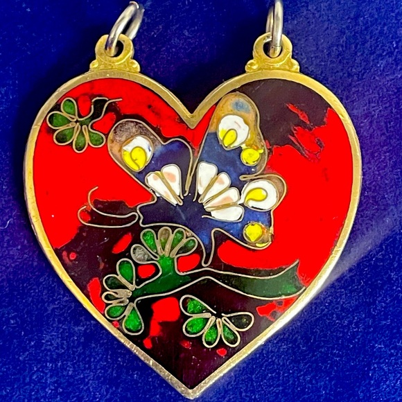 Jewelry - Vintage Pendant